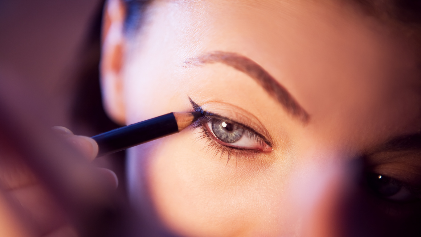 tips and tricks for eye liner