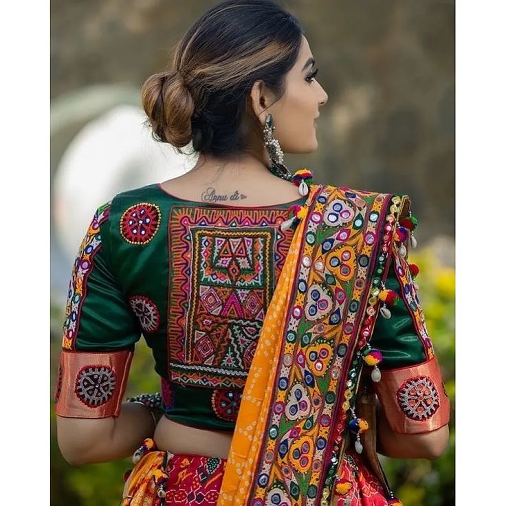 garba outfit mirror work