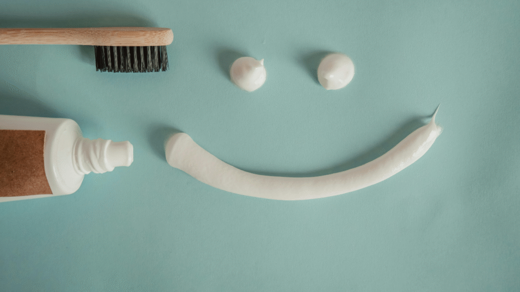 tootpaste for remove color stain from wall