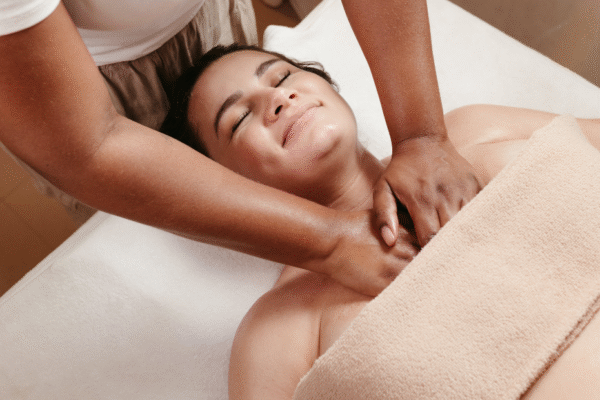 Breast Massage ke Fayde aur Sahi Tarika