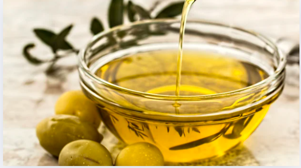 olive oil for healthy and shiny hair